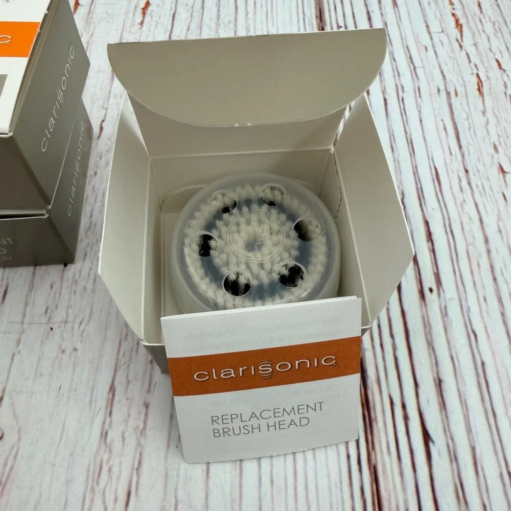 Clarisonic Gentle Hydro Cleanser 6oz and 3 Replacement Brush Heads Bundle